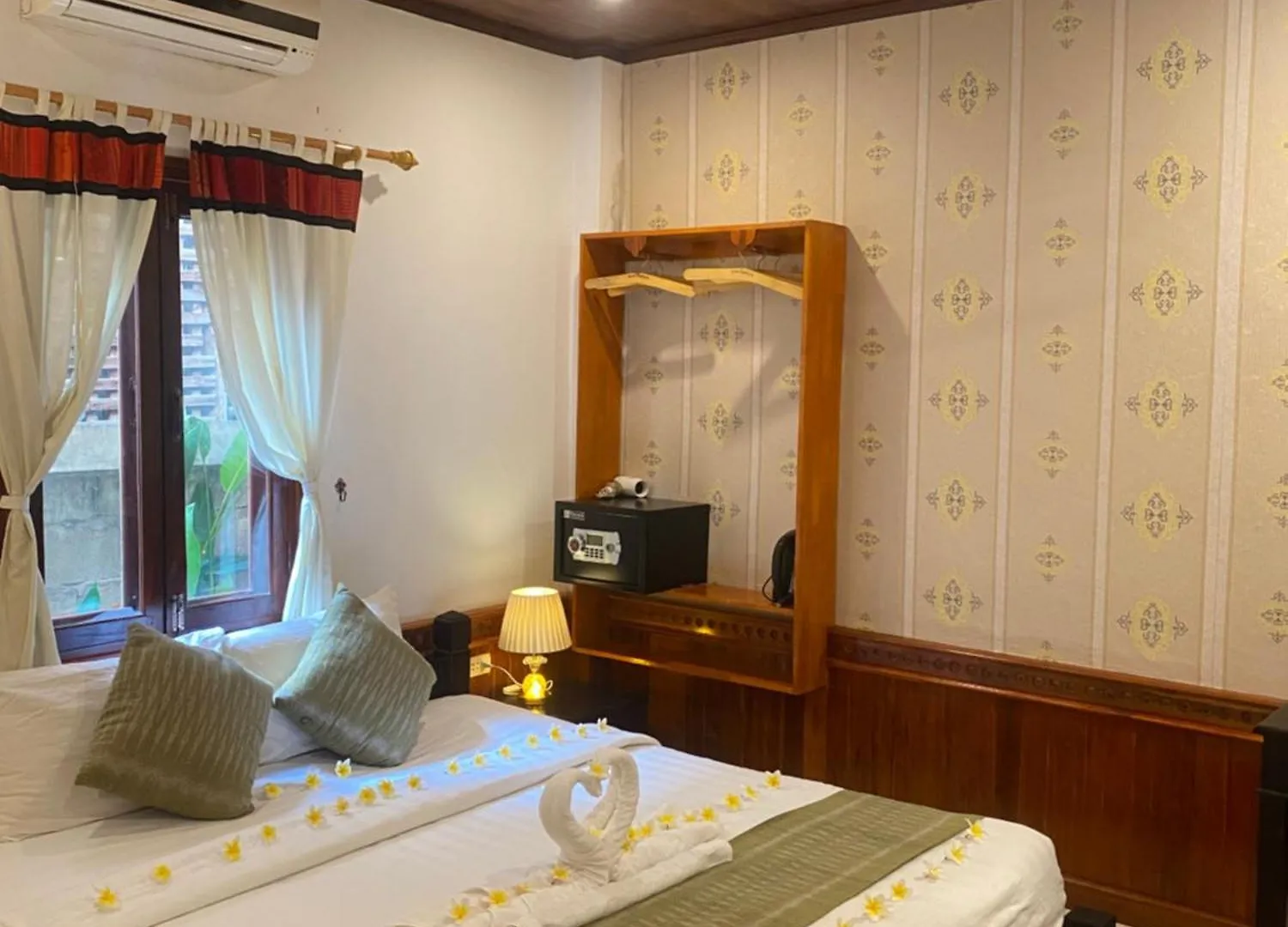 Golden Lotus Place Hotel Luang Prabang