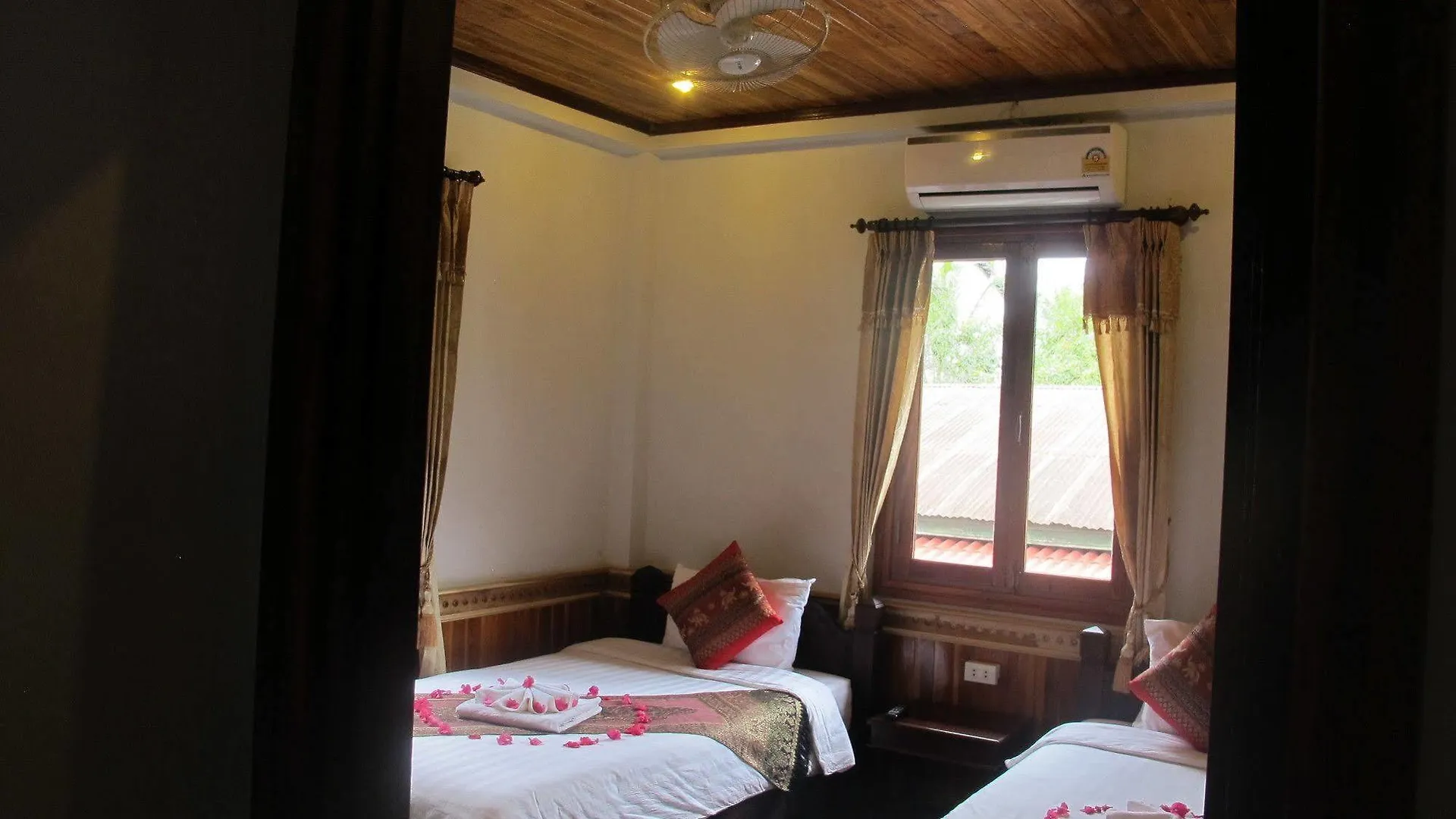 *** Guest house Golden Lotus Place Hotel Luang Prabang Laos