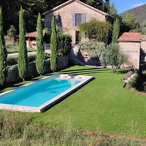 https://le-petit-cottage.hotels-rhonealpes.com